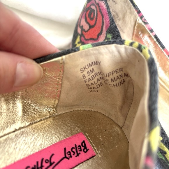 Betsy Johnson Size 8.5 Ballet Flats Casual Round Toe Roses Everyday Coquette - Picture 6 of 14